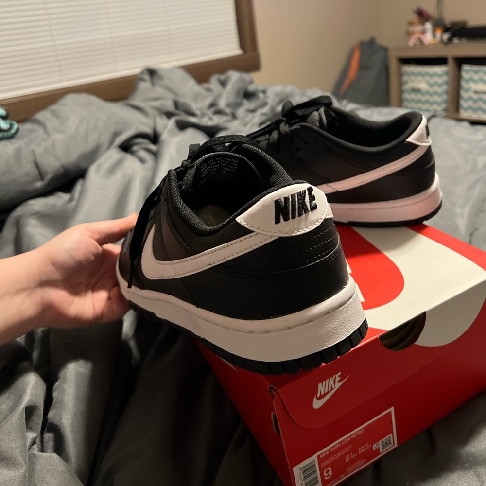 NWT black panda dunks